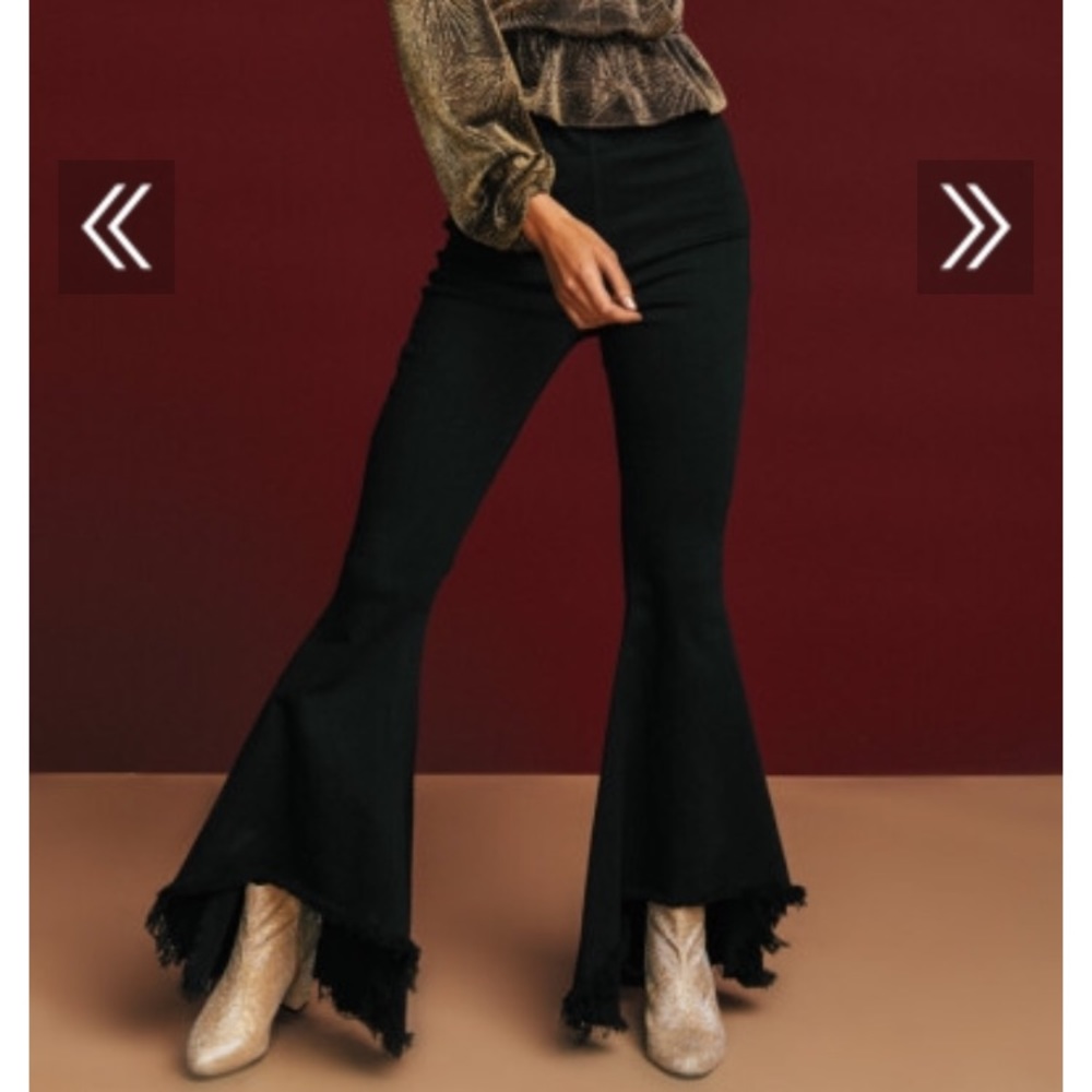Show Me Your MuMu Becky Bells in Black Lava